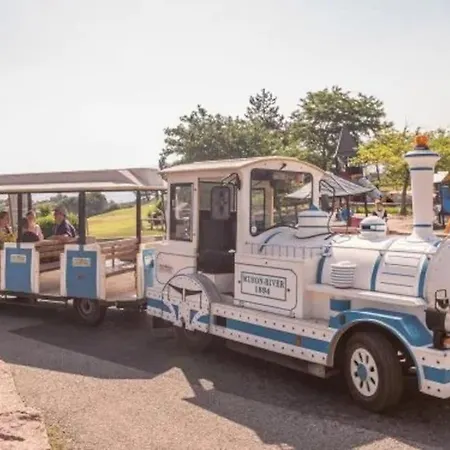Village Pierre Et Cap Esterel, Vue Et Esterel, Classe 3 Etoiles Daire