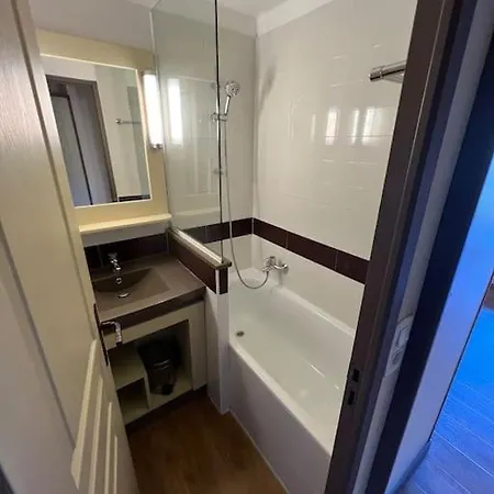 Village Pierre Et Cap Esterel, Vue Et Esterel, Classe 3 Etoiles Daire *