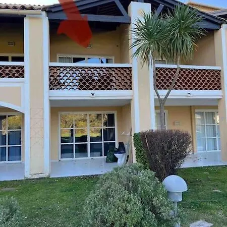 Village Pierre Et Cap Esterel, Vue Et Esterel, Classe 3 Etoiles Daire