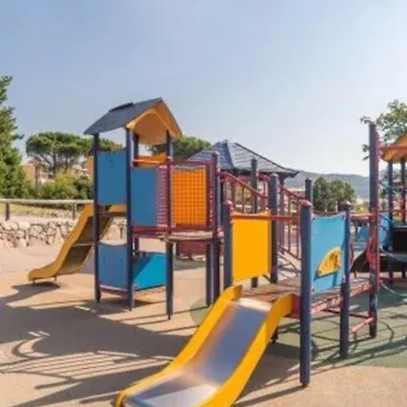 Village Pierre Et Cap Esterel, Vue Et Esterel, Classe 3 Etoiles Daire